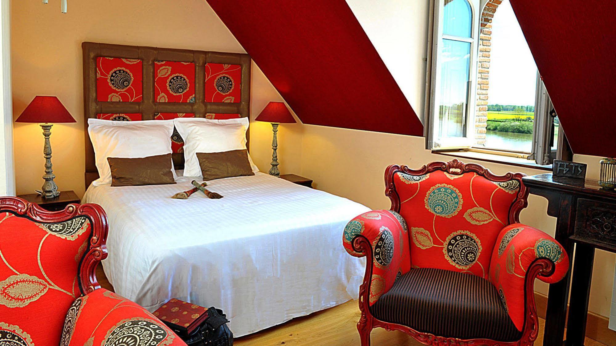 Logis Hotel Le Relais Louis XI Мён-сюр-Луар Экстерьер фото