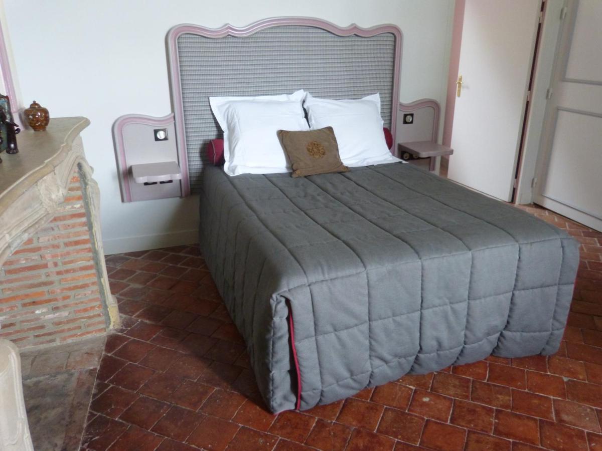 Logis Hotel Le Relais Louis XI Мён-сюр-Луар Экстерьер фото